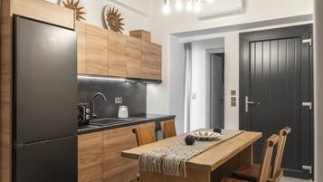 Villa, 5 slaapkamers, privézwembad (Outdoor Hot Tub) | Privékeuken | Een koelkast, een magnetron, een oven, een vaatwasser