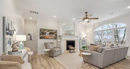 Rock The Block - Walk 1 block to DT Square