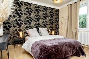 2 chambres, fer et planche à repasser, Wi-Fi, draps fournis