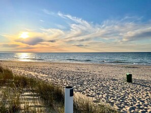 Beach - 2 BD Condo I Steps From Lake Mich (Michigan City)