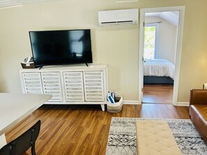 1 habitación, escritorio, tabla de planchar con plancha y wifi gratis 