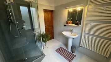 Haartrockner, Handtücher