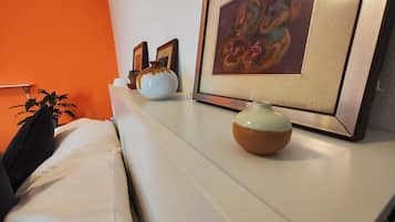 1 bedroom, iron/ironing board, internet, bed sheets