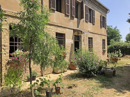 Exterior. Double room Nespolo's colors