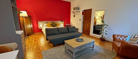 1 bedroom, iron/ironing board, Internet, bed sheets