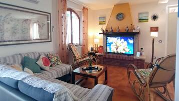 Smart TV, foosball, table tennis