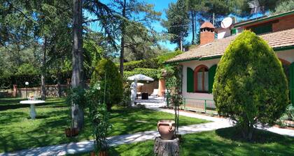 I Pini House - Country cottage ideal for vacations with family and children