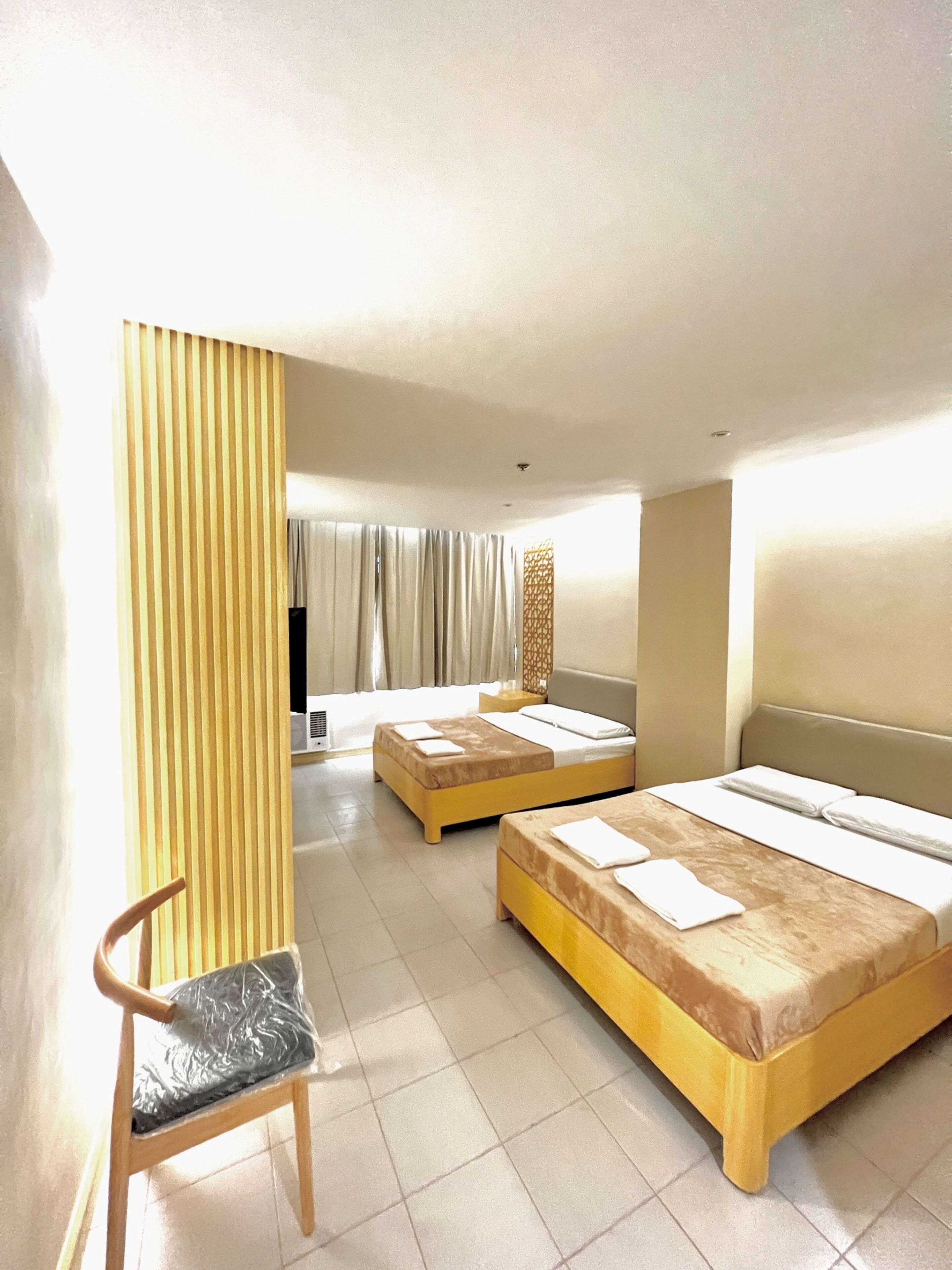 แฟมิลี่สตูดิโอ, เตียงใหญ่ 2 เตียง, วิวเมื  อง | ห้องพักตกแต่งอย่างมีเอกลักษณ์, ตกแต่งพิเศษโดยเฉพาะ, โต๊ะทำงาน