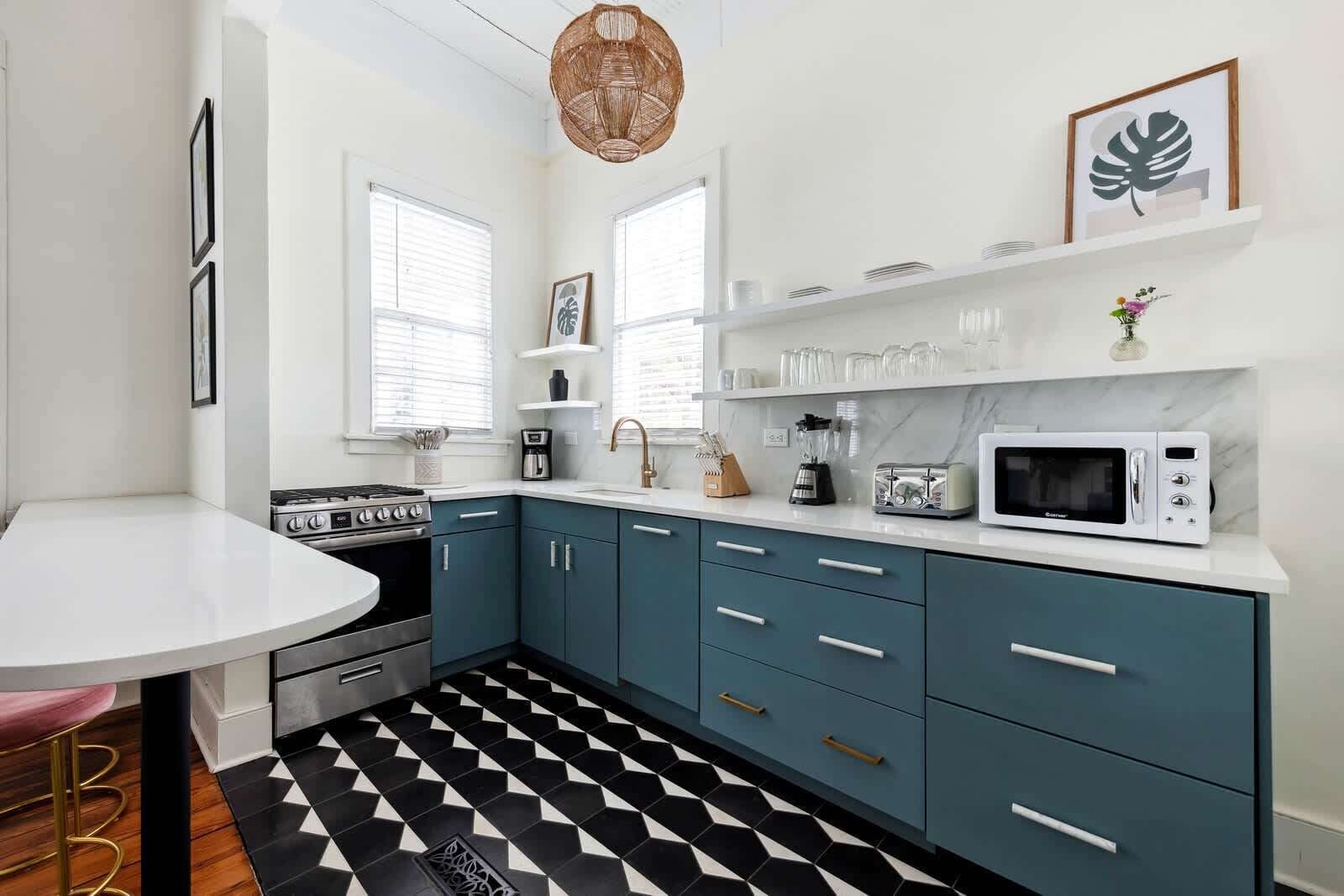 雪櫃、微波爐、焗爐、爐具