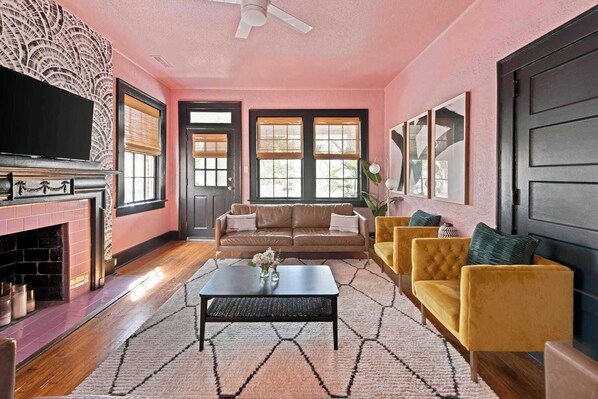 テレビ、書斎 / ワークスペース