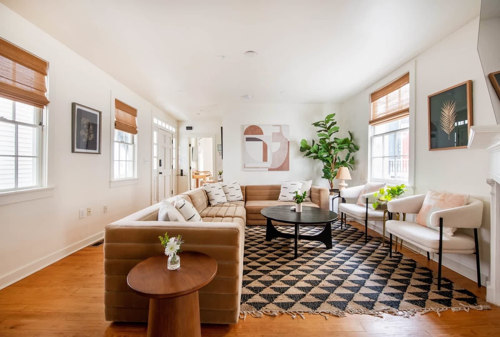 The Oaktree | Dt Charleston Gem - Near King Street - Charleston, SC
