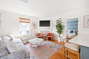 TV, offices - The OakTree | Newly Renovated 2BR Downtown Haven! (Charleston)