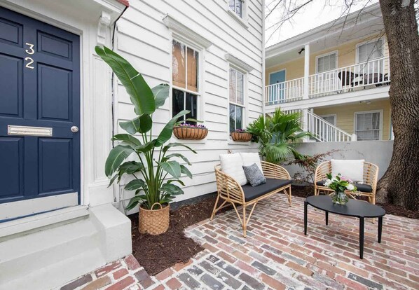 Terrace/patio - Quality Design - Downtown - Steps to King St! (Charleston)