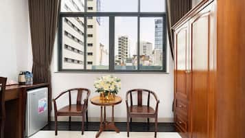 Premier Room, 1 Queen Bed, City View | 1 bedroom, Egyptian cotton sheets, premium bedding, down comforters