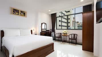 Premier Room, 1 Queen Bed, City View | View from room