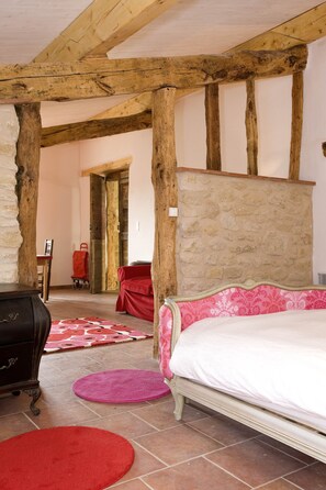 1 slaapkamer, een strijkplank/strijkijzer, reisbedje, gratis wifi