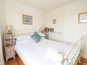 3 bedrooms, individually decorated, individually furnished, free WiFi - Beach Cottage (Holt)