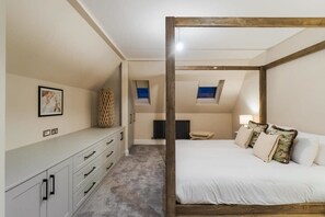 3 habitaciones, tabla de planchar con plancha, cuna de viaje y wifi 