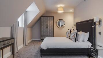 2 bedrooms, iron/ironing board, travel cot, WiFi