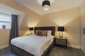 2 bedrooms, iron/ironing board, travel cot, WiFi