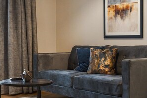 TV - Castle Views| 2 Bed |Parking - VAT Q - By Tempstay (Berkshire)