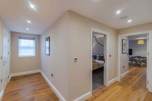 Interior - 1BR Gem, Private Parking - VAT Q - By Tempstay (Berkshire)