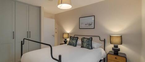 2 bedrooms, iron/ironing board, travel cot, WiFi