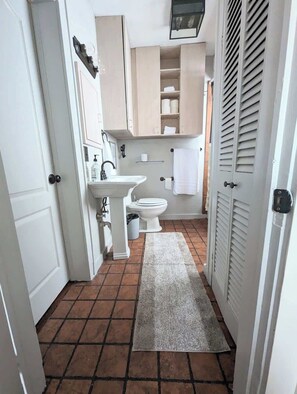 Shower - Charming Home on Callahan (Tyler)