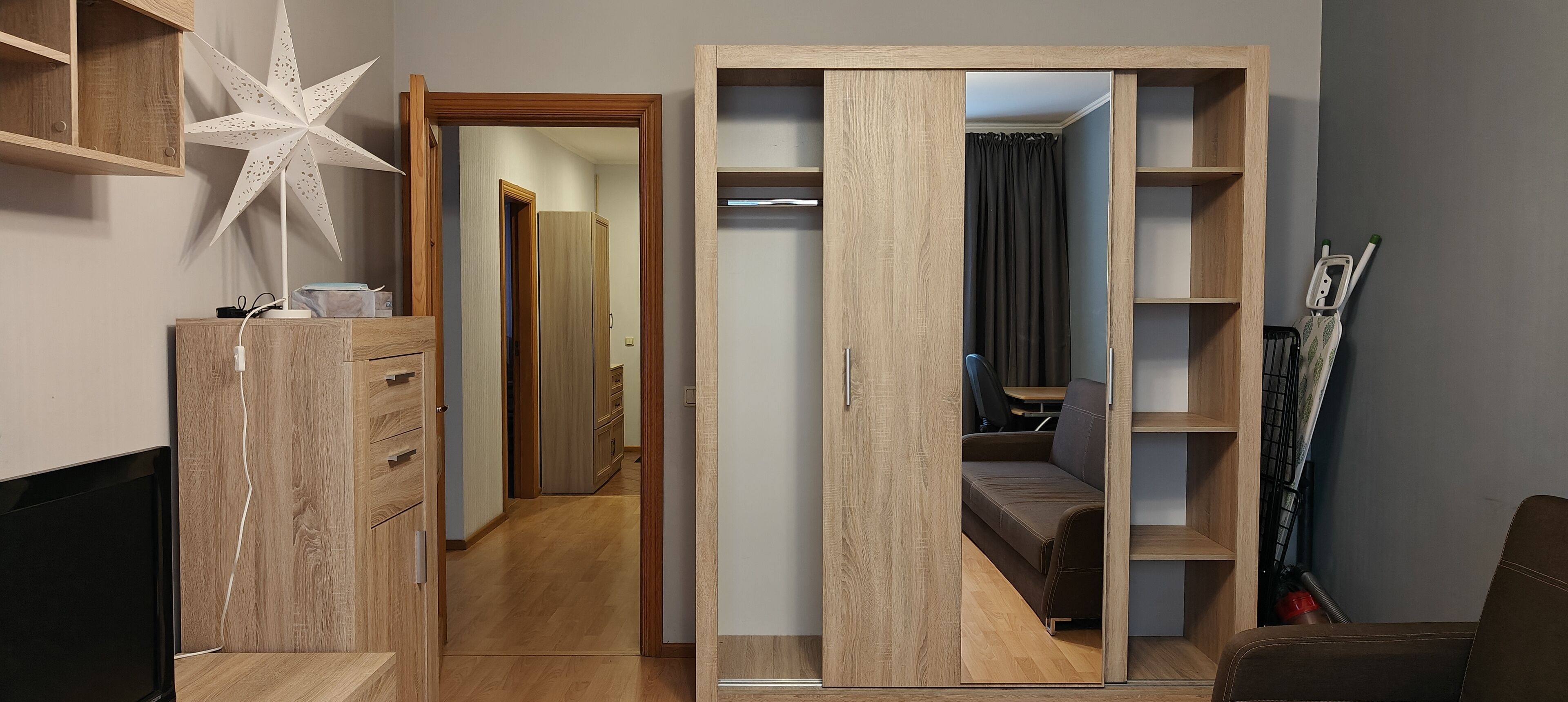 Una Smart TV, un reproductor estéreo