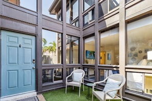 Courtyard entrance area - The Lido Loft | 2-Story Condo, Walk to Lido Beach (Sarasota)