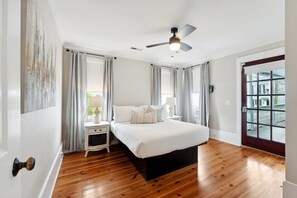 6 habitaciones, tabla de planchar con plancha, cuna de viaje y wifi 