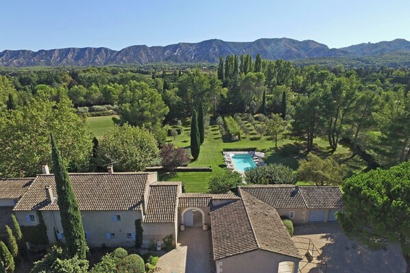 Exterior - Large Villa Rental Provence France (Saint-Rémy-de-Provence)