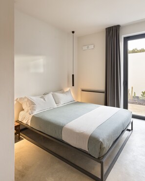 3 bedrooms, in-room safe, desk, iron/ironing board - Luxury Villa with Infinity pool at 5 minutes from Ostuni 7 minutes to the sea (Puglia)