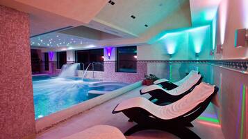 Sauna, hot tub, steam room, Turkish bath/hammam, body treatments