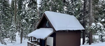 A peaceful escape, a Mini cabin near Sierra ski resort in Lake Tahoe