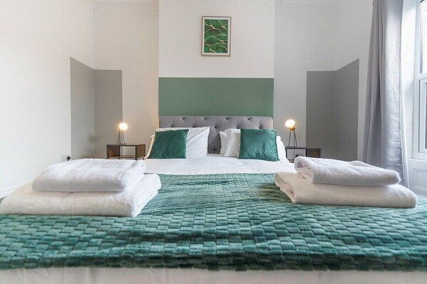 5 bedrooms, Internet, bed sheets