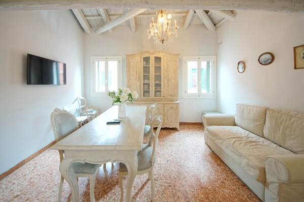 Apartment | Living area | Flat-screen TV - DolceVita Apartments N. 509 (Venice)
