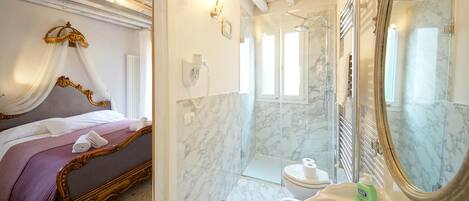 Apartment | Iron/ironing board, free WiFi, bed sheets