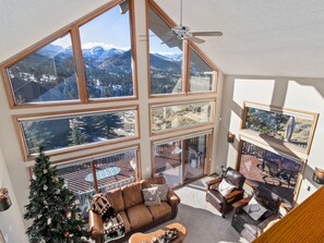 TV, fireplace, DVD player, ping pong - Skyview Luxury Vacation Rental by Windcliff Homes (Estes Park)