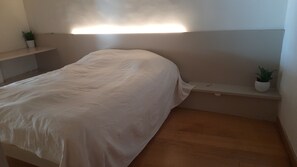 2 soverom, strykejern/-brett, wi-fi og sengetøy