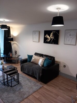 Apartment | Living area - Balcony one Bedroom Broad Street ap (Birmingham)