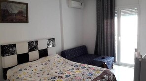 1 bedroom, WiFi, bed sheets - lUXURIOUS STUDIO ROUTE DE LA MARSA (Tunis)