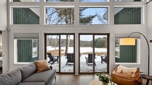 テレビ、暖炉、書斎 / ワークスペース