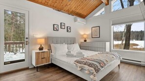 5 bedrooms, desk, iron/ironing board, WiFi