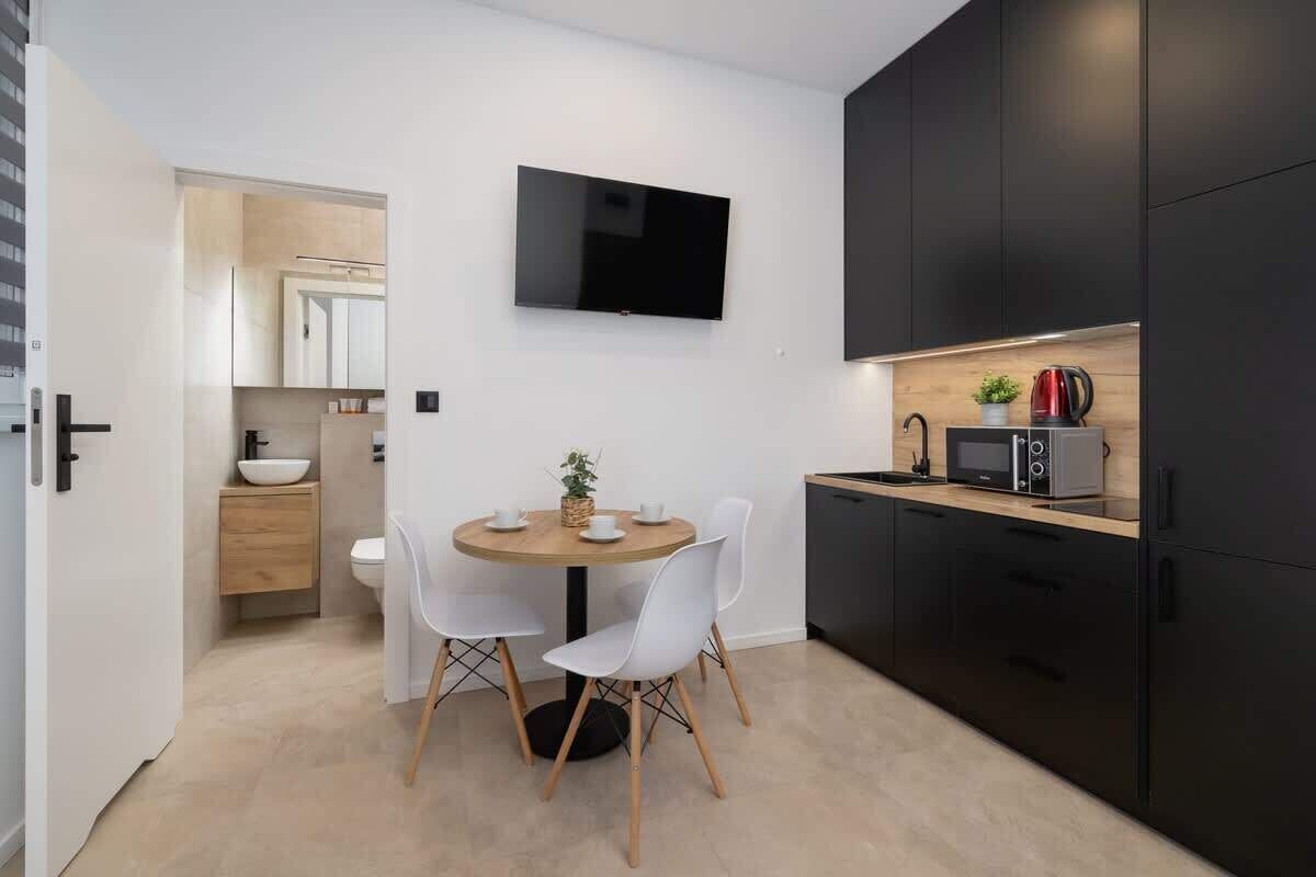Fridge, microwave, stovetop, electric kettle