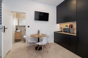 Fridge, microwave, stovetop, electric kettle