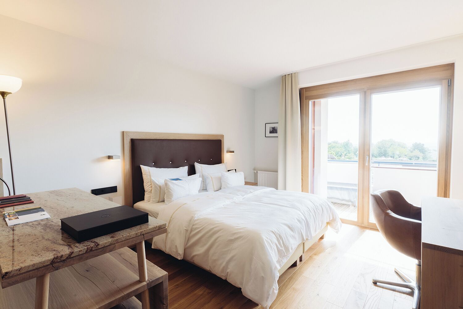 Superior-Suite | Allergikerbettwaren, Zimmersafe, Verdunkelungsvorhänge, kostenloses WLAN