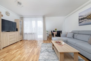 Lejlighed - 1 soveværelse - balkon - ved bjerg | 1 soveværelse, gratis Wi-Fi, sengetøj