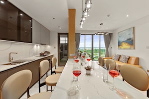 Deluxe Apartment, 2 Bedrooms, Kitchen, City View | In-room dining - The Crest (Ho Chi Minh City)