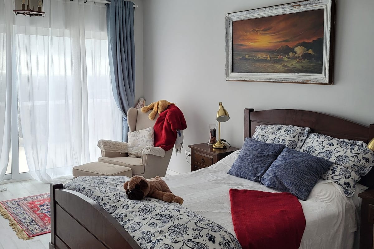 1 slaapkamer, een kluis op de kamer, individueel gedecoreerd